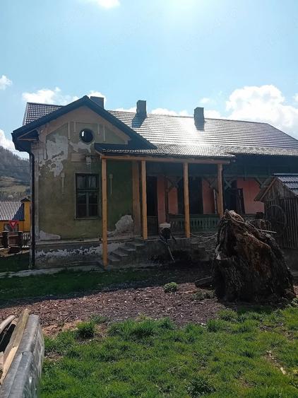 Casă cu Teren 2600 Mp în Zagra