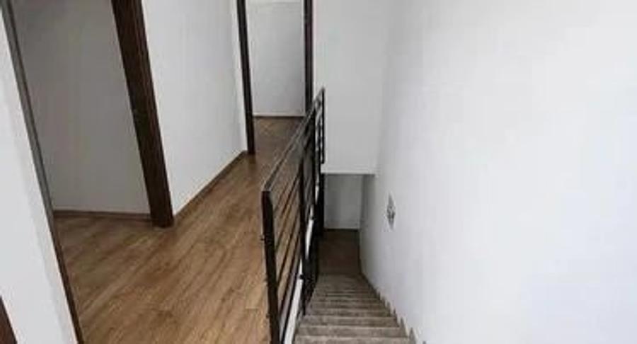 Apartament cu 4 camere decomandat în Unirii