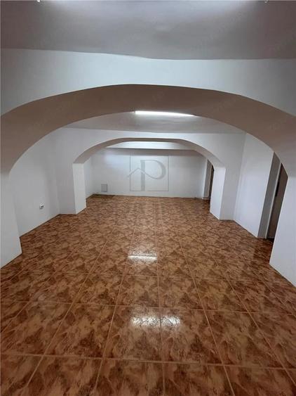 Spațiu comercial, de 100 mp, în Sinaia