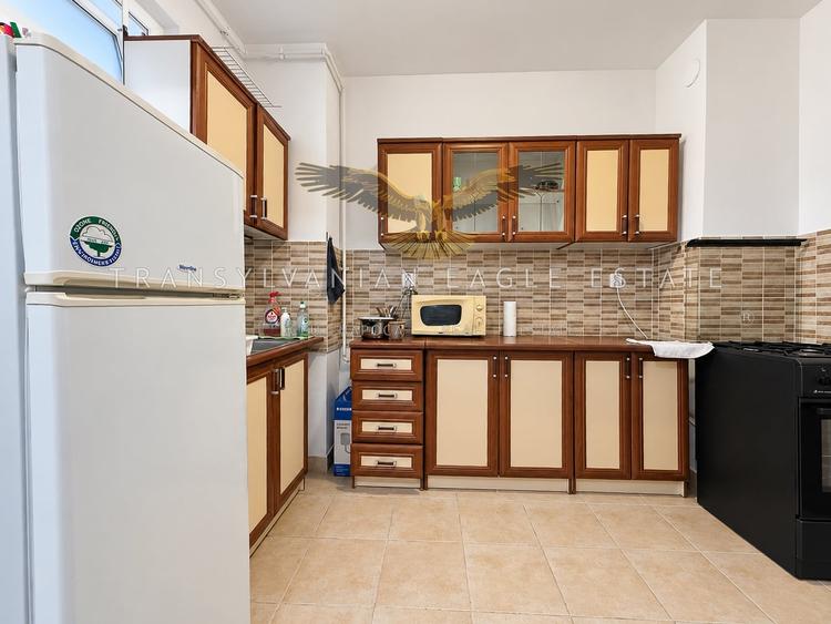 Apartament cu 2 camere semidecomandat, mobilat în Central