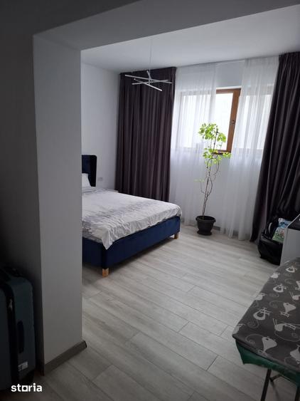 Casă cu 7 camere cu Teren 516 Mp în Cumpăna
