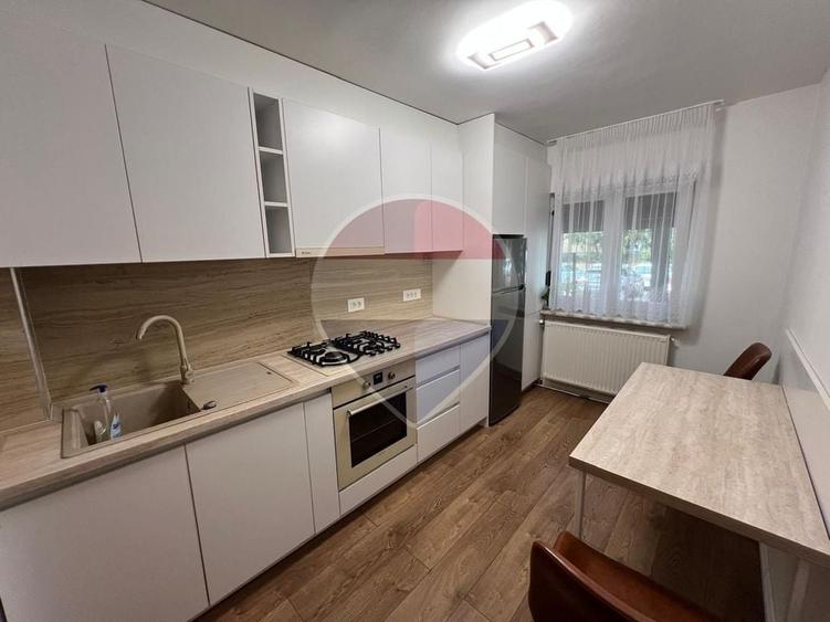 Apartament cu 2 camere decomandat, mobilat în Central