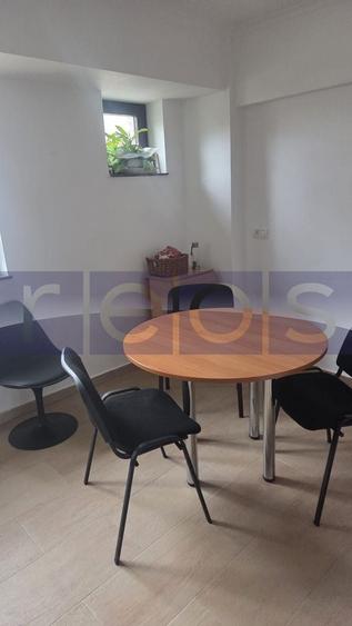 Apartament cu 4 camere decomandat, mobilat în Unirii