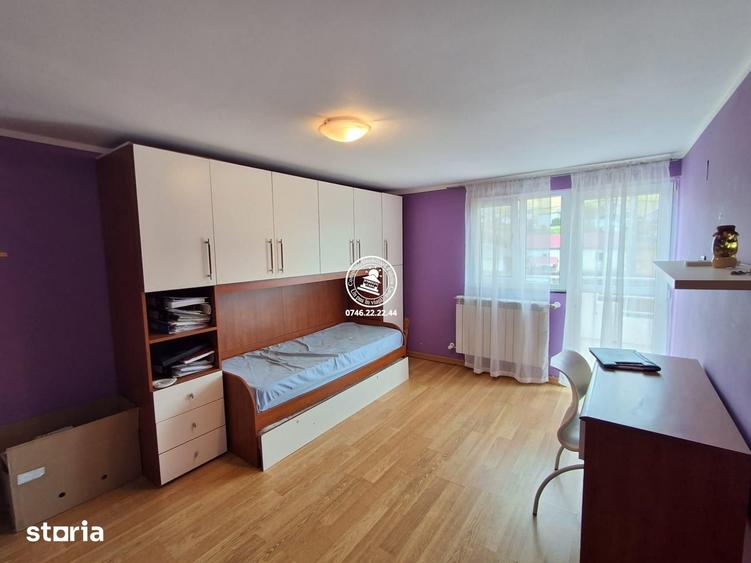 Casă cu 5 camere cu Teren 731 Mp în Lețcani