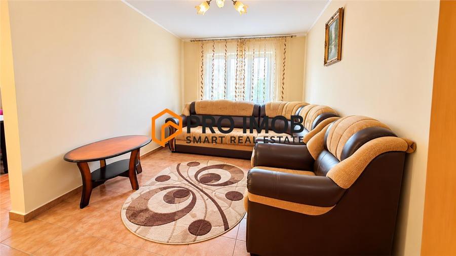 Apartament cu 3 camere decomandat în Micro 12