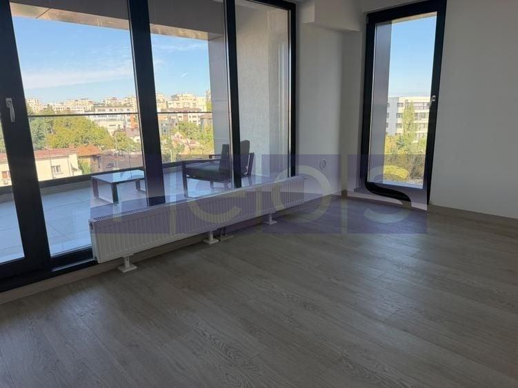 Apartament cu 3 camere decomandat în Dudești