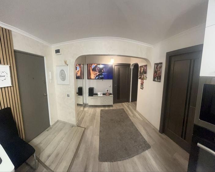 Apartament cu 3 camere decomandat în Mărăști