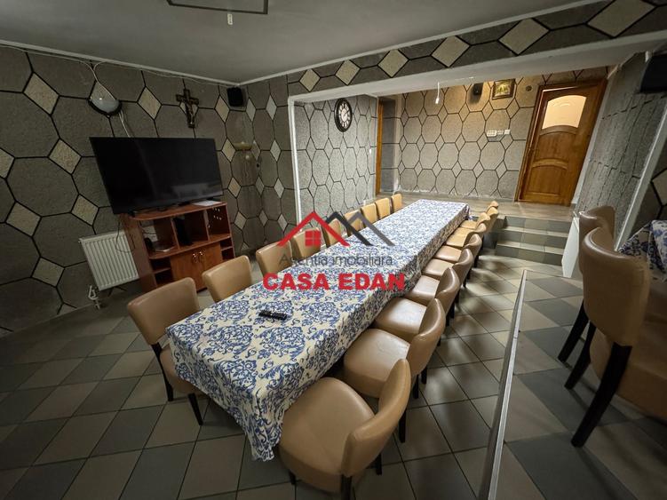 Casă individuală cu 12 camere cu Teren 13489 Mp în Breaza