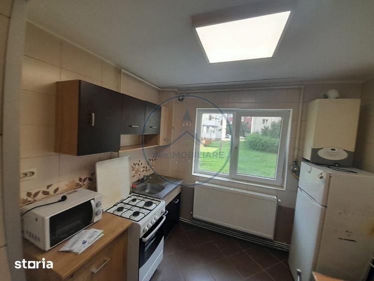 Apartament cu 2 camere semidecomandat, mobilat în Decebal
