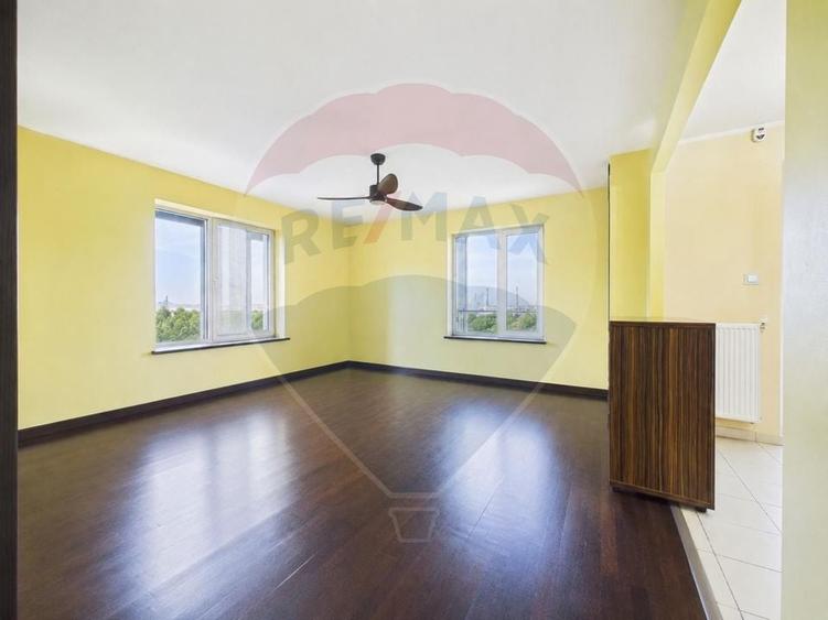 Apartament cu 4 camere decomandat în Timpuri Noi