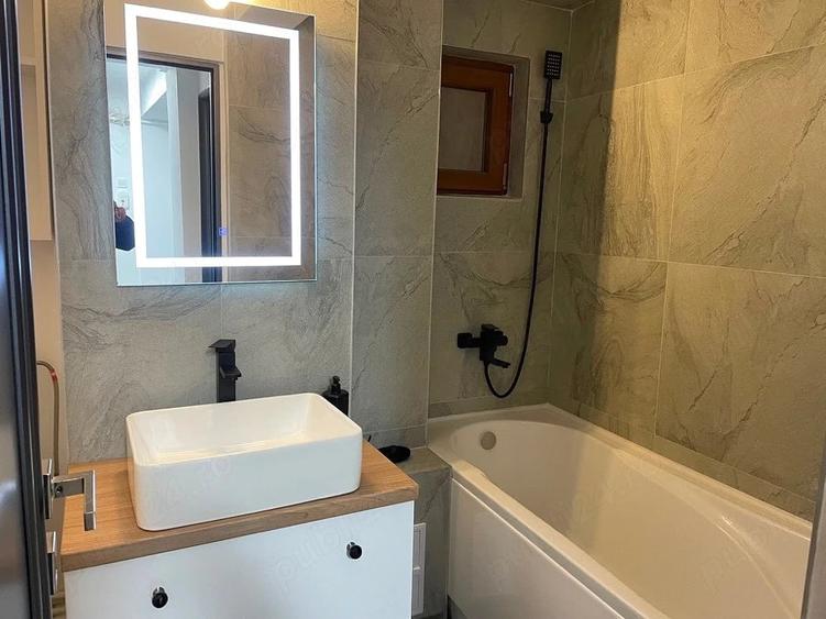 Apartament cu 5 camere decomandat în Central