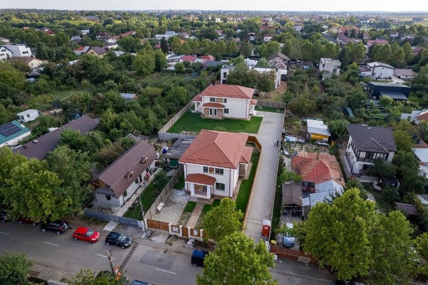 Casă individuală cu 7 camere cu Canalizare în Mogoșoaia