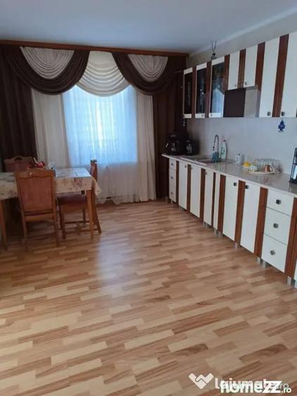 Casă cu 4 camere cu Teren 5200 Mp în Rădăuți