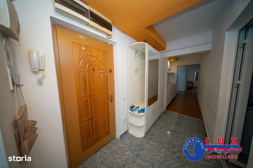 Apartament cu 3 camere decomandat în Babadag
