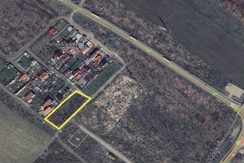 Teren de 2100 mp, în Central