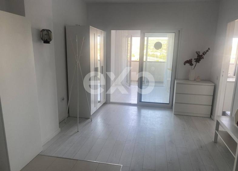 Apartament cu 2 camere semidecomandat, mobilat în Mărăști