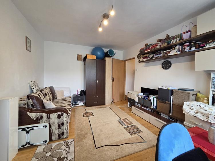 Apartament cu 2 camere nedecomandat, mobilat în Mircea cel Bătrân