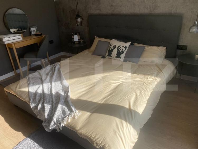 Apartament cu 3 camere semidecomandat, mobilat în Florești
