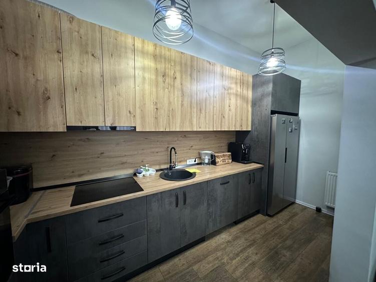 Casă cu 4 camere cu Teren 482 Mp în Central
