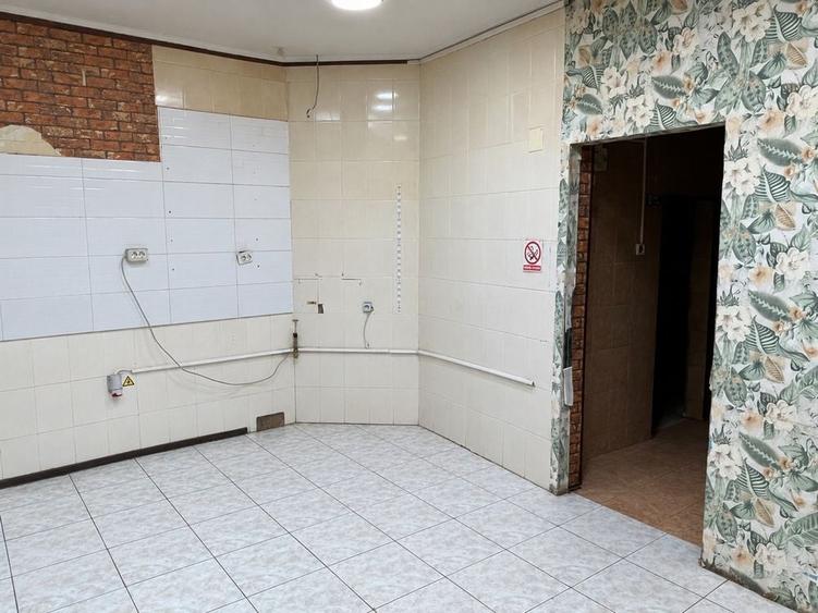 Spațiu comercial, de 50 mp, în Lizeanu