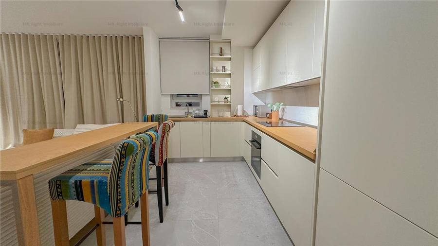 Apartament cu 3 camere decomandat, mobilat în Tractorul