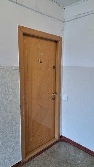 Apartament cu 3 camere semidecomandat în Nord