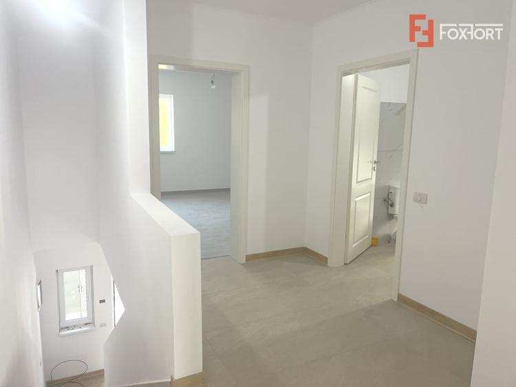 Duplex cu 4 camere cu Canalizare în Moșnița Veche
