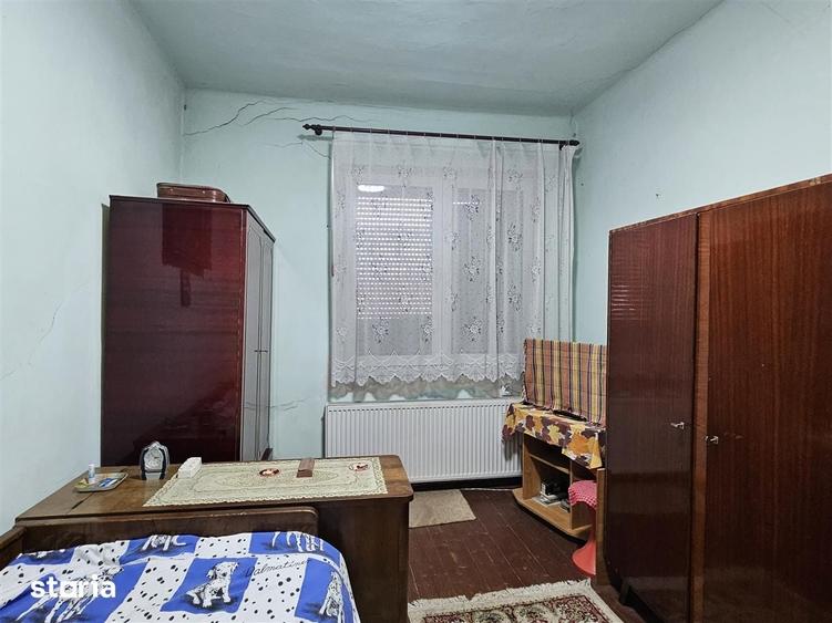 Casă cu 4 camere cu Teren 310 Mp în Lupeni