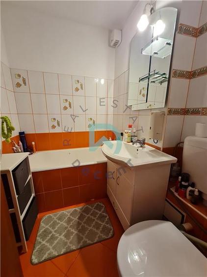 Apartament cu 3 camere semidecomandat, mobilat în Astra