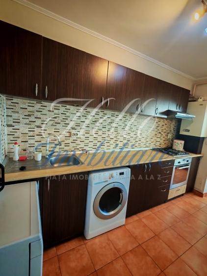 Apartament cu 3 camere decomandat în Florești
