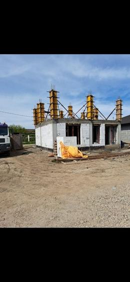 Casă cu 3 camere în Central