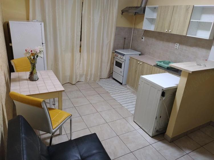 Garsonieră decomandată în Gară