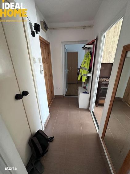 Apartament cu 3 camere semidecomandat în Alexandru cel Bun