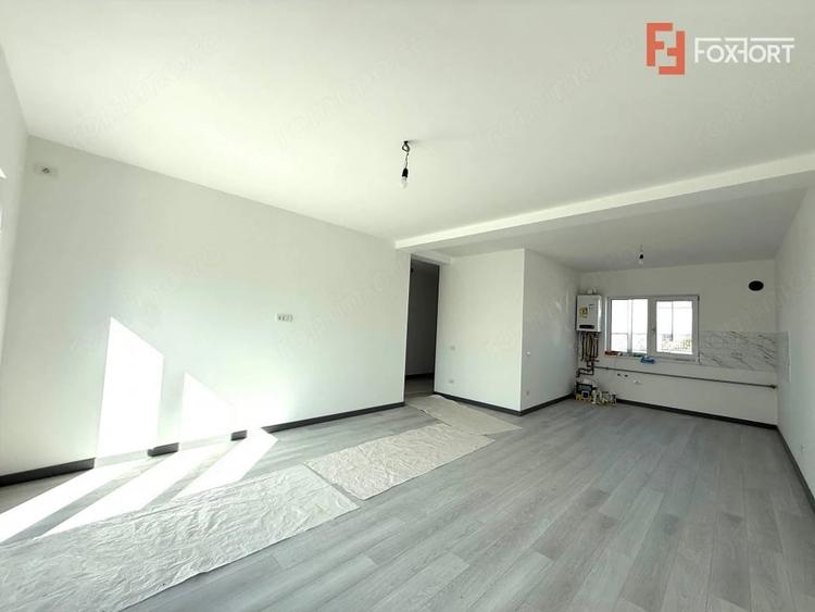 Casă cu 3 camere cu Teren 300 Mp în Dumbrăvița