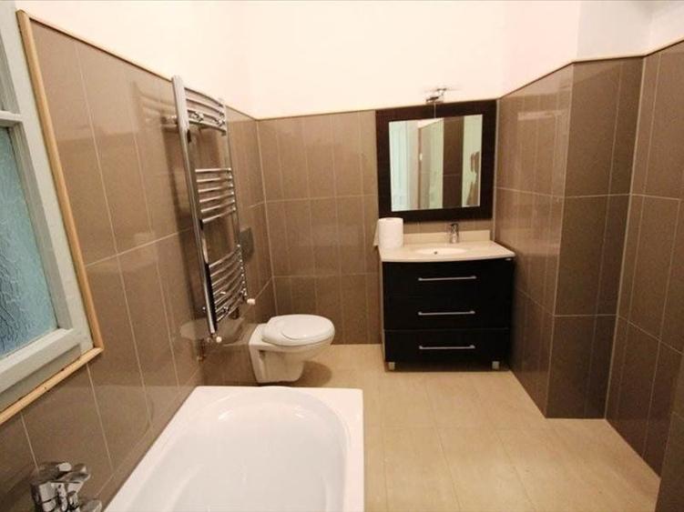 Birou, de 180 mp, în Ultracentral