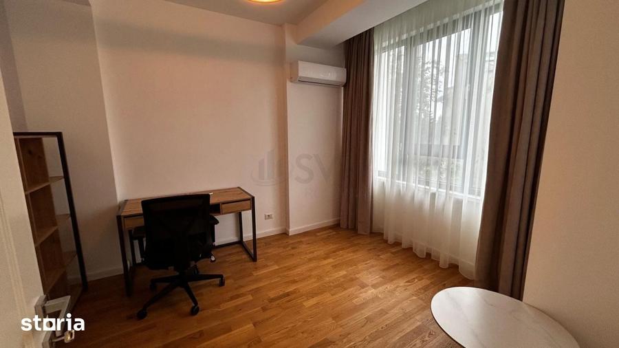 Casă cu 5 camere cu Teren 260 Mp în Central