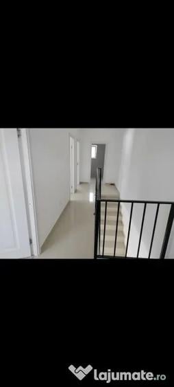 Casă cu 3 camere în Vișani