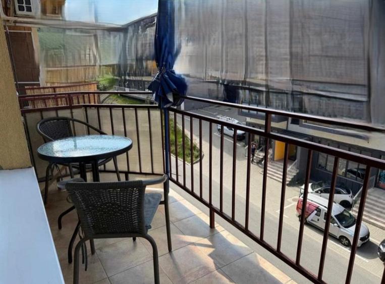 Apartament cu 3 camere semidecomandat în Florești
