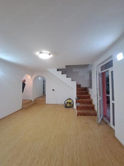 Casă cu 5 camere cu Teren 1200 Mp în Păcurari