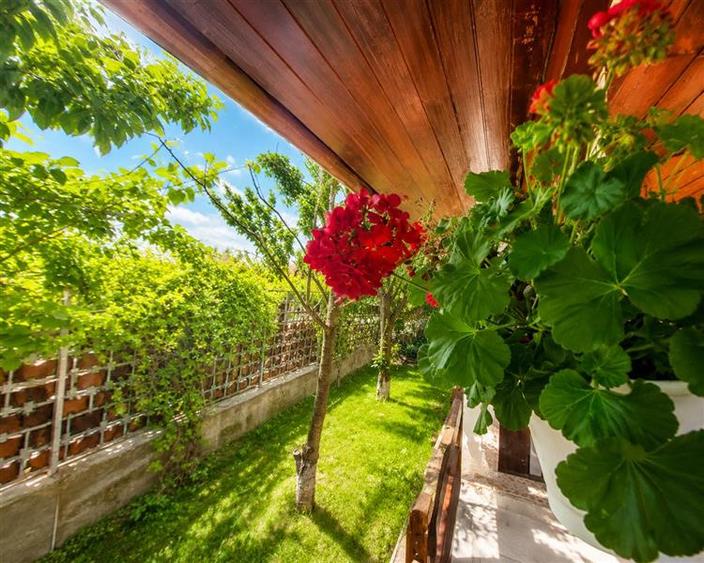 Casă individuală cu 5 camere cu Teren 450 Mp în Podu Oltului