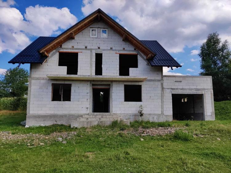 Casă cu 4 camere în Voitinel