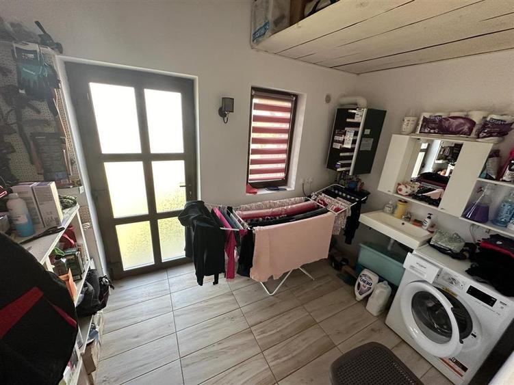 Casă cu 3 camere cu Canalizare în Vișan