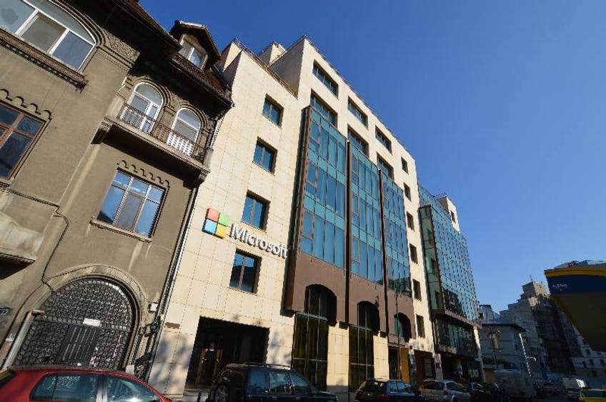 Birou, de 380 mp, în Universitate