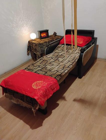 Apartament cu 4 camere decomandat în Florești