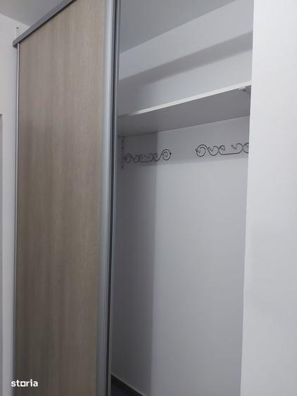 Apartament cu 2 camere decomandat în Tractorul