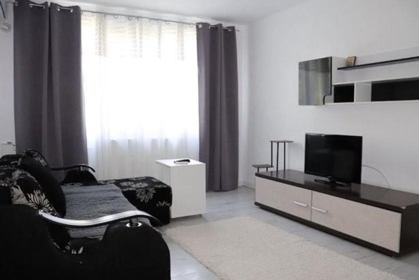 Apartament cu 3 camere semidecomandat, mobilat în Drumul Taberei