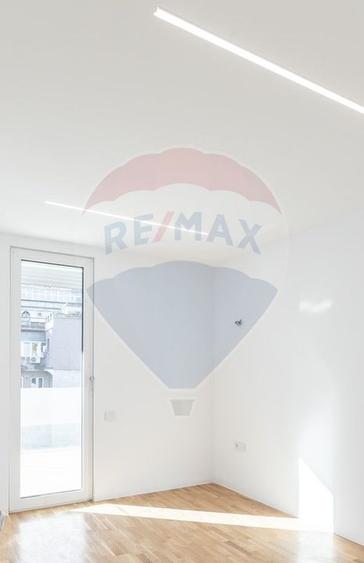 Apartament cu 3 camere decomandat în Națiunile Unite
