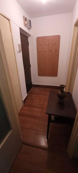 Apartament cu 2 camere semidecomandat, mobilat în Brâncoveanu