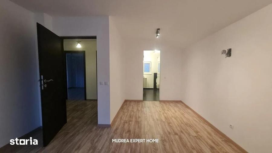 Casă cu 4 camere cu Teren 250 Mp în Central