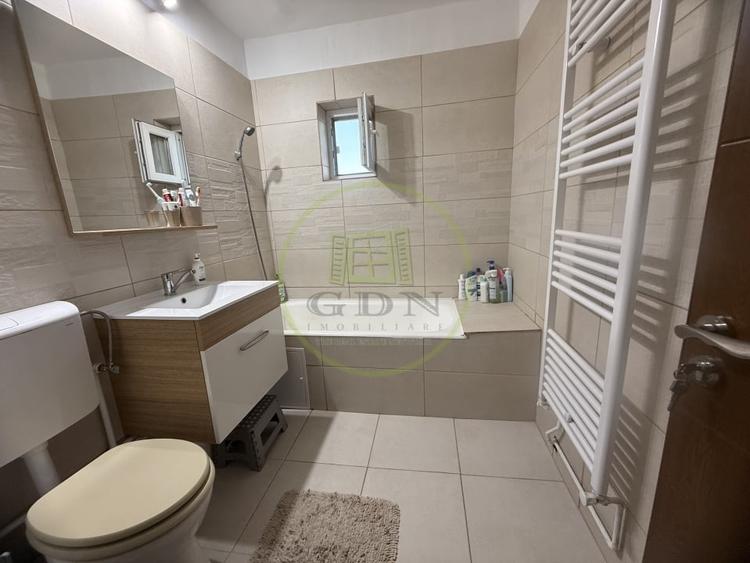 Apartament cu 3 camere decomandat, mobilat în Craiovița Nouă